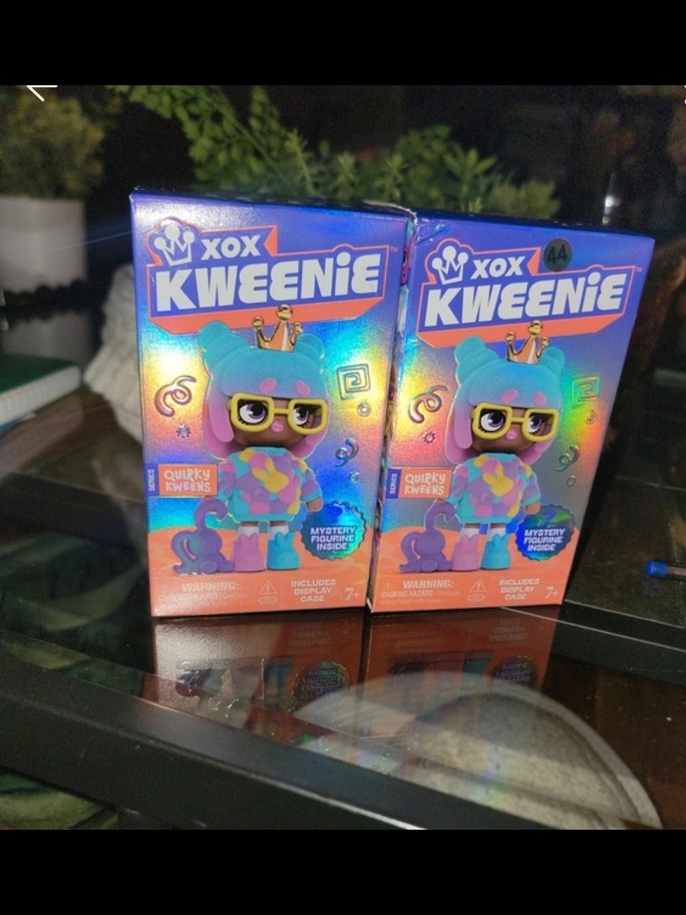 2 Quirky Kweens Mystery Toy Includes Display Case